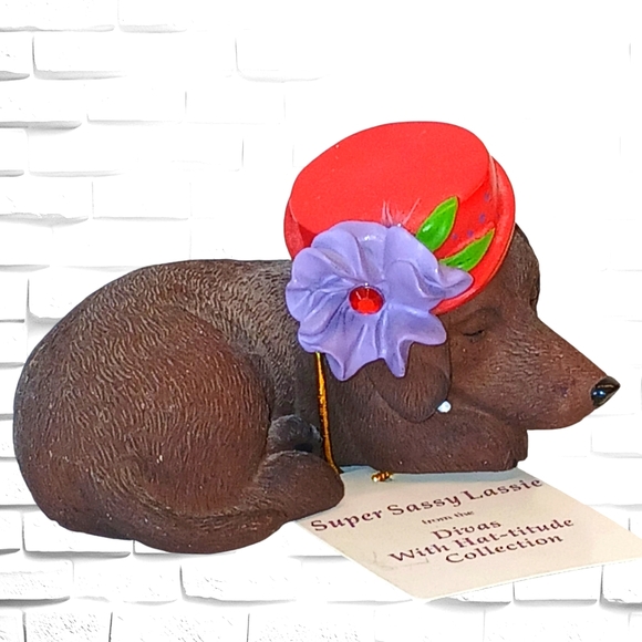 Divas w/ Hat-titude Dachshund Figurines, Hamilton Collection, Lot Of 2 as Shown - Picture 7 of 7